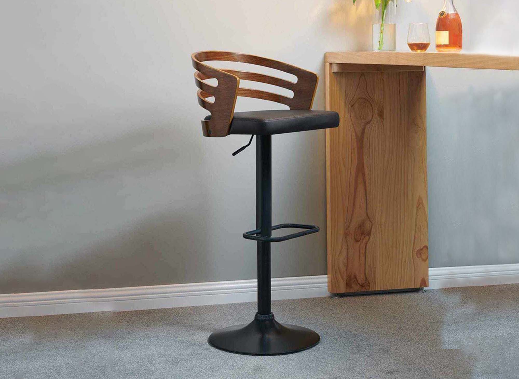 Tabouret de bar design en bois et simili noir AIDEN