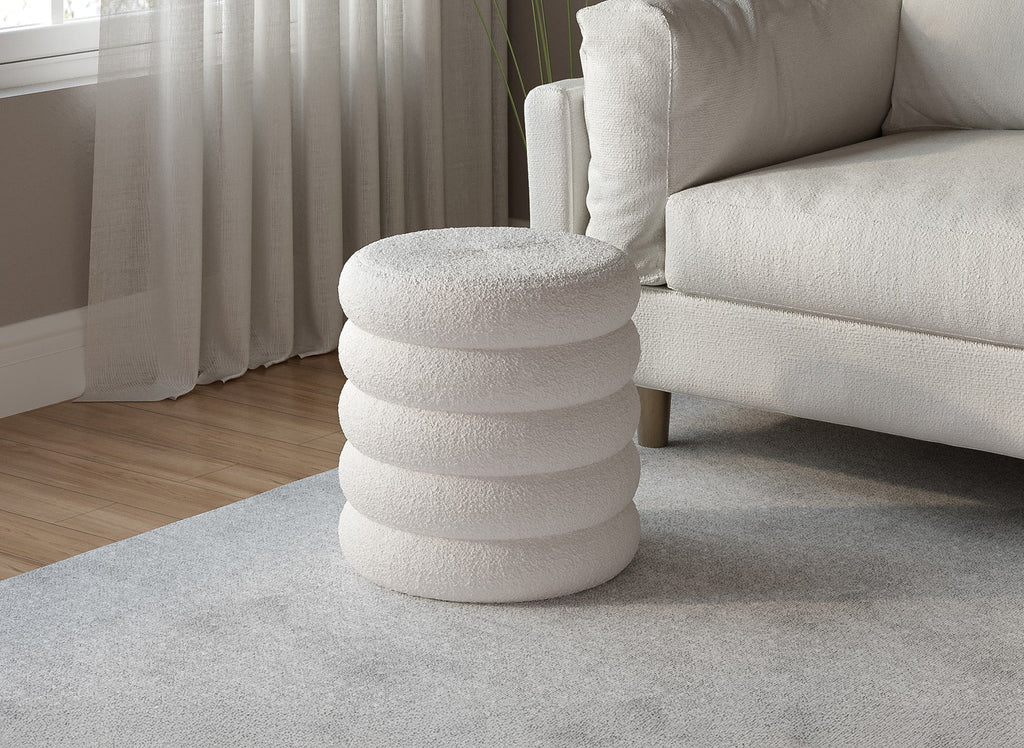 Pouf coffre en tissu effet peau de mouton écru BALTO