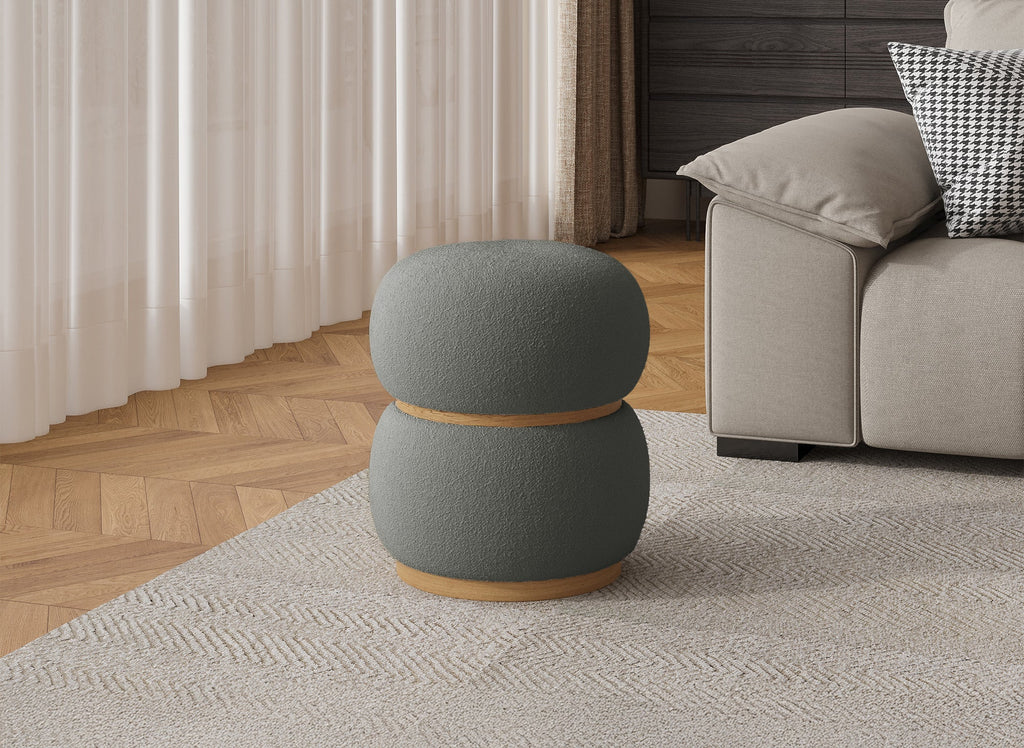 Pouf design en tissu effet peau de mouton gris et bois SNOW