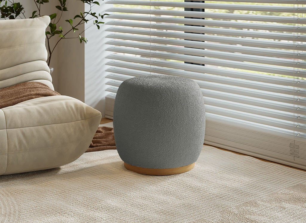 Pouf en tissu effet peau de mouton gris et bois VALEA