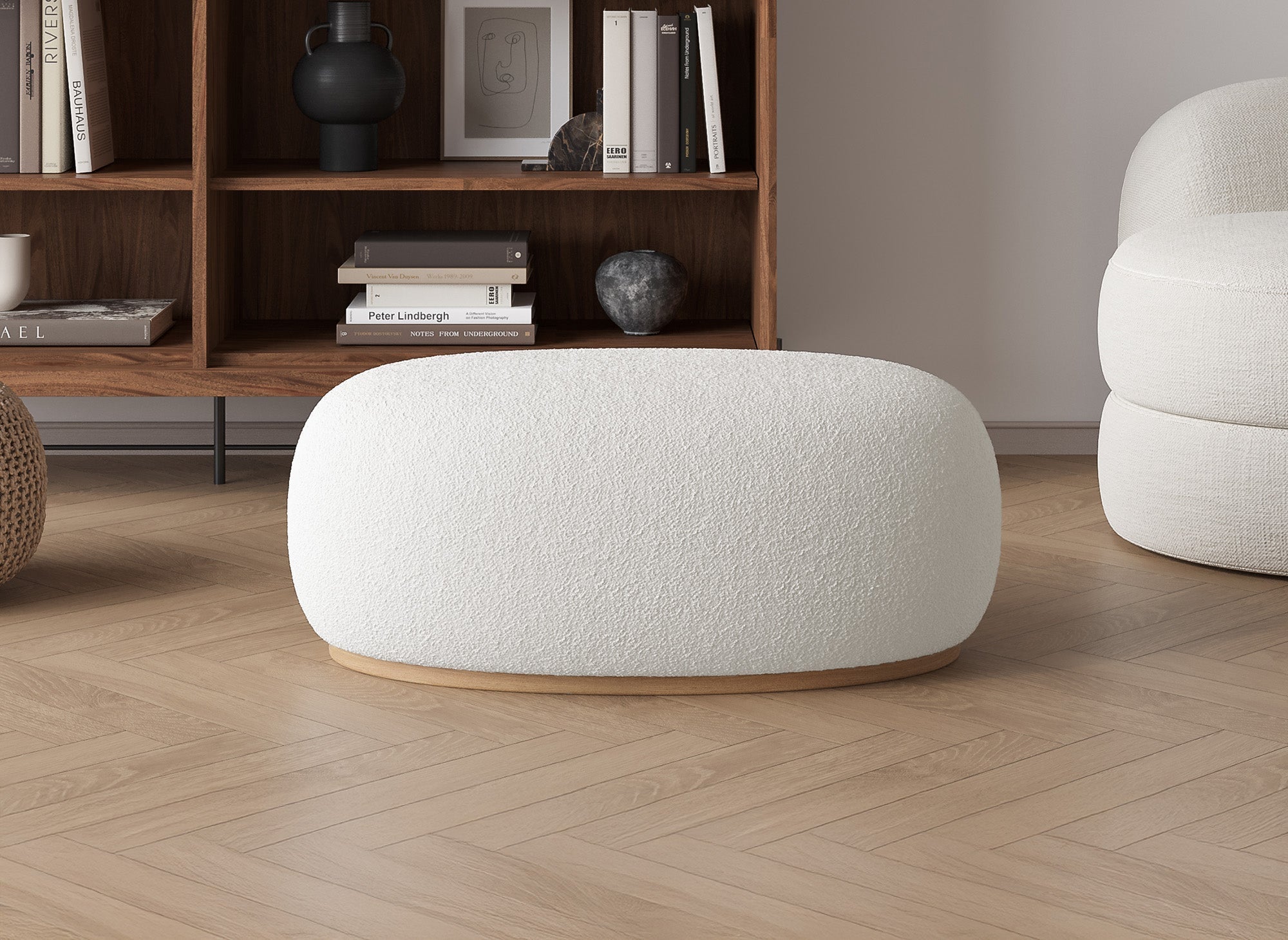 Pouf ovale en tissu effet peau de mouton blanc écru et bois CALY