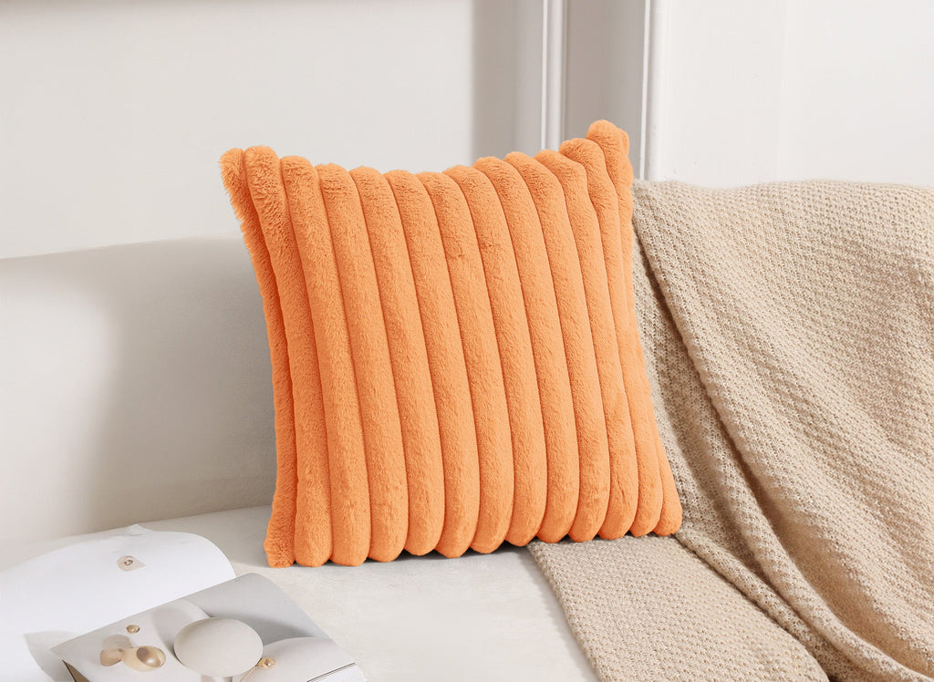Coussin carré en velours côtelé effet fourrure orange 45x45 cm URBAIN