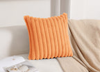 Coussin carré en velours côtelé effet fourrure orange 45x45 cm URBAIN