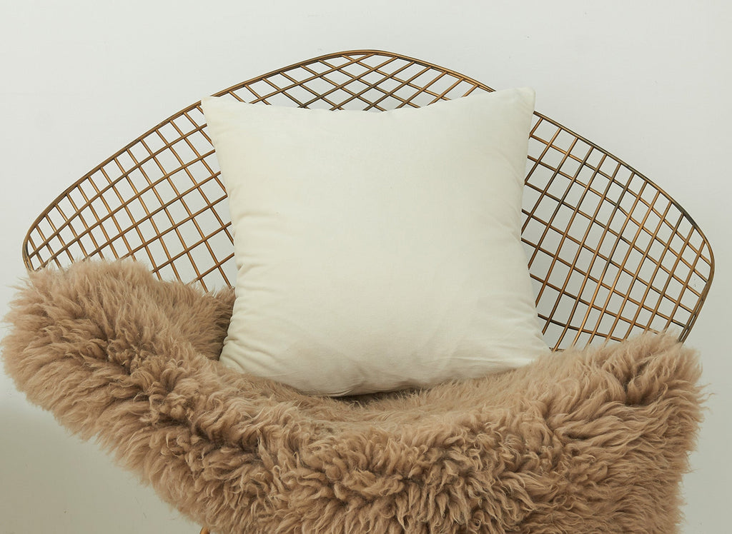 Coussin carré 45x45cm en velours blanc écru TYGA