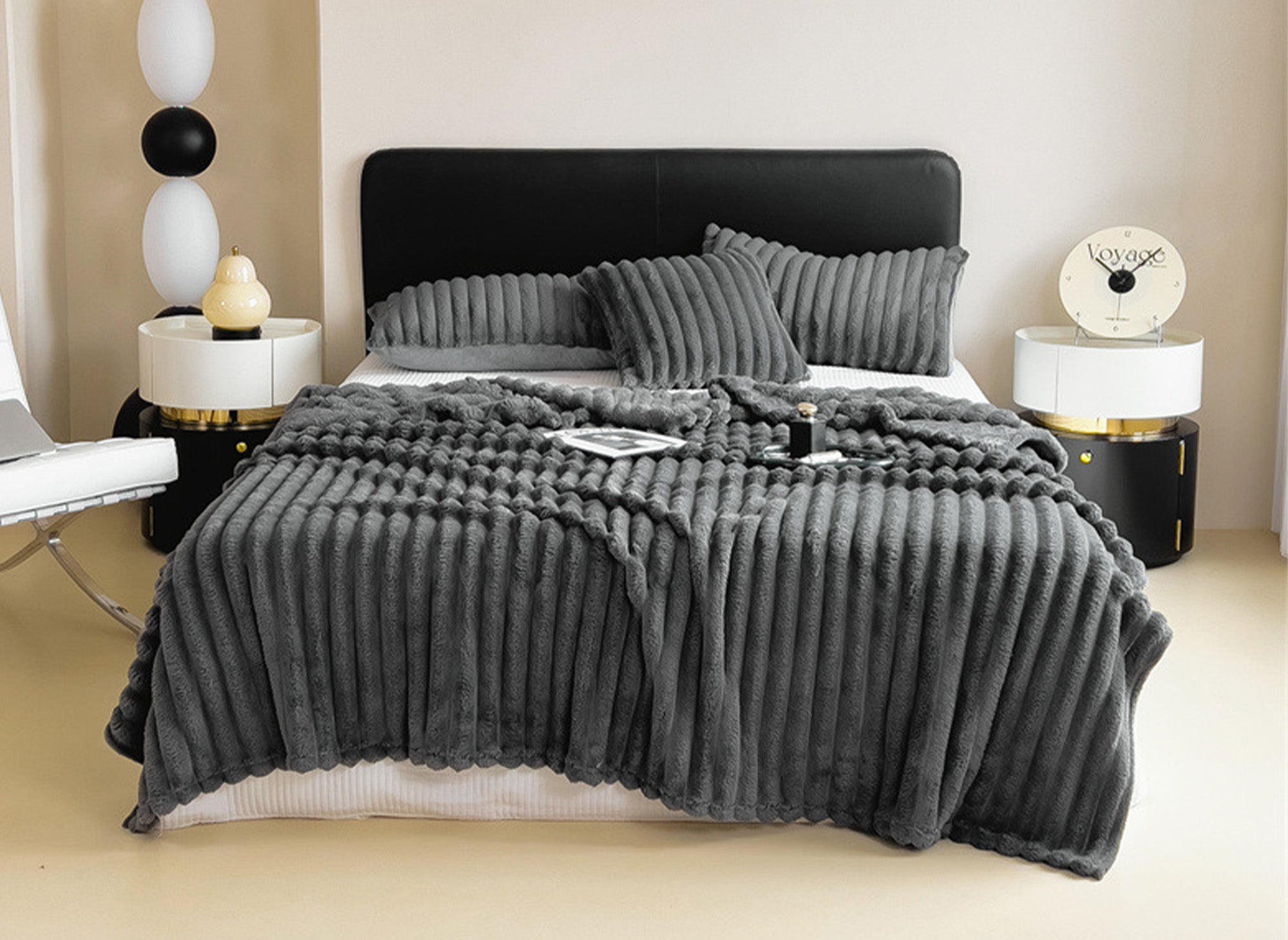 Plaid en velours côtelé épais gris foncé 150x 200 cm CARINO